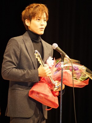 第40回ヨコハマ映画祭表彰式、助演男優賞を受賞した松坂桃李