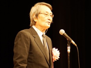 第40回ヨコハマ映画祭表彰式、特別大賞を受賞した山崎努