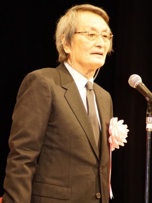第40回ヨコハマ映画祭表彰式、特別大賞を受賞した山崎努