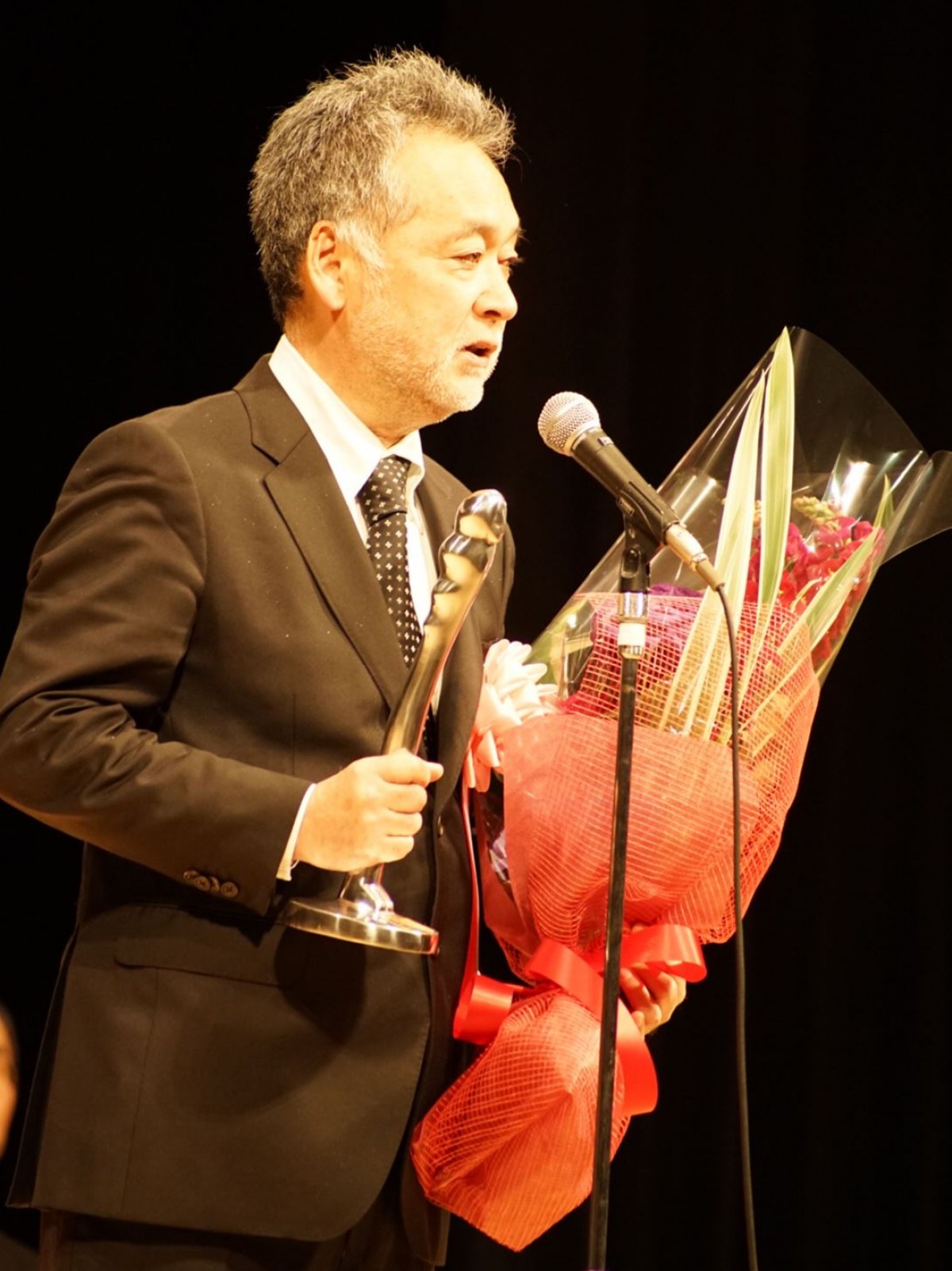 東出昌大、『ヨコハマ映画祭』主演男優賞受賞！ 共演者からの「何考えてるかわからない」に苦笑