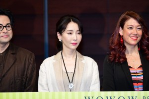 『連続ドラマW それを愛とまちがえるから』第1話完成披露試写会舞台挨拶に登場した稲森いずみ