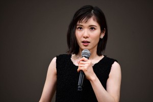 「第61回ブルーリボン賞」授賞式、助演女優賞を受賞した松岡茉優