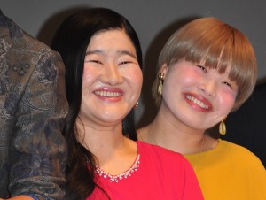 ガンバレルーヤ（よしこ・まひる）、映画『Bの戦場』プレミア上映会に登場