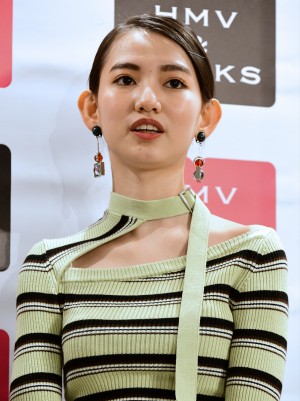 プラチナム次世代カレンダー発売イベントに出席した黒木麗奈