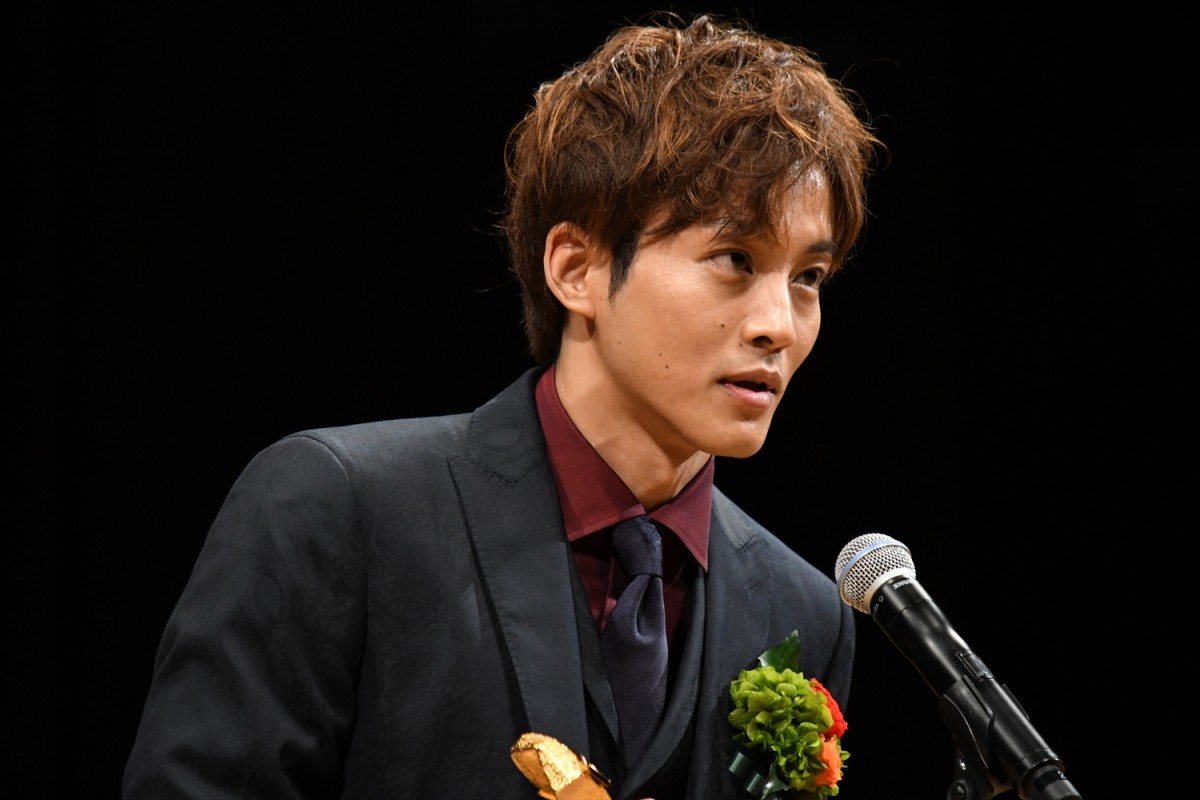安藤サクラ、夫・柄本佑と共に「キネ旬ベスト・テン」W主演賞で号泣