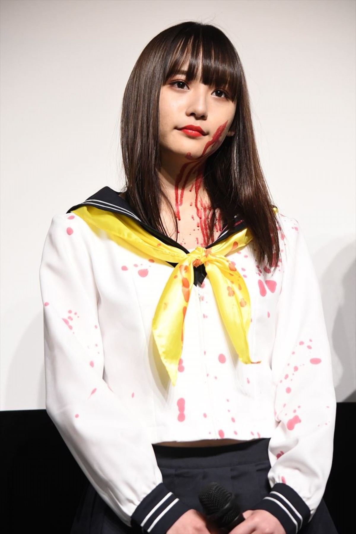 浅川梨奈、ふんどしアクションは「寒くて大変！」