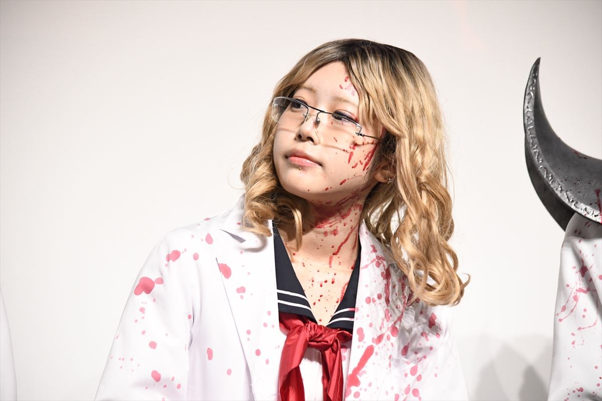 浅川梨奈、ふんどしアクションは「寒くて大変！」