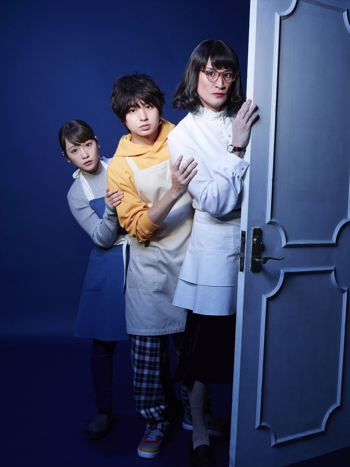 『家政夫のミタゾノ』に出演する（左から）川栄李奈、伊野尾慧、松岡昌宏