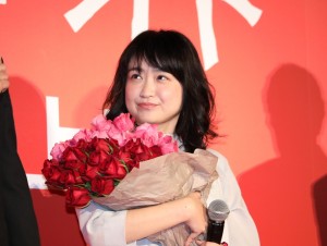 『半世界』全国75館中継舞台挨拶つき先行上映に登場した池脇千鶴