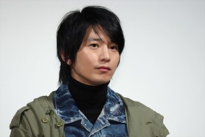 読売テレビ開局60年スペシャルドラマ『約束のステージ～時を駆けるふたりの歌～』完成披露試写会・トークイベントに登場した向井理