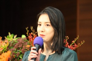 2019年度後期 連続テレビ小説『スカーレット』主な出演者発表会見に登場した桜庭ななみ