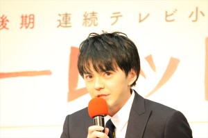 2019年度後期 連続テレビ小説『スカーレット』主な出演者発表会見に登場した林遣都