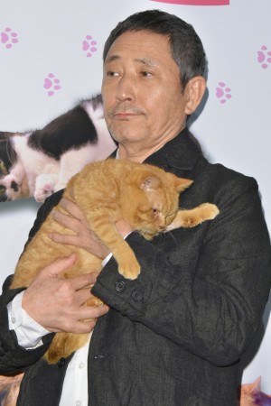 映画『ねことじいちゃん』初日舞台挨拶に登場した小林薫