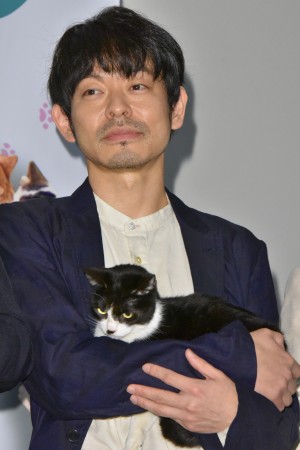 映画『ねことじいちゃん』初日舞台挨拶に登場した山中崇