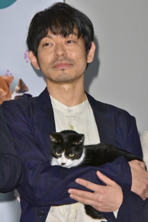 映画『ねことじいちゃん』初日舞台挨拶に登場した山中崇