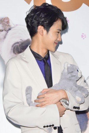 映画『ねことじいちゃん』初日舞台挨拶に登場した葉山奨之