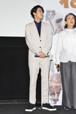 映画『ねことじいちゃん』初日舞台挨拶に登場した葉山奨之