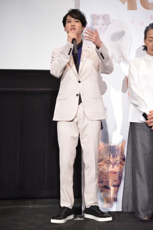 映画『ねことじいちゃん』初日舞台挨拶に登場した葉山奨之