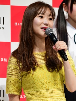 指原莉乃、自身がプロデュースする「＝LOVE」姉妹グループお披露目記者会見に出席