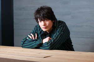 映画『クロガラス』崎山つばさインタビューカット