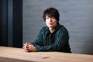 映画『クロガラス』崎山つばさインタビューカット