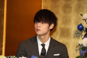 2020年度前期連続テレビ小説『エール』制作発表会見に登場した窪田正孝