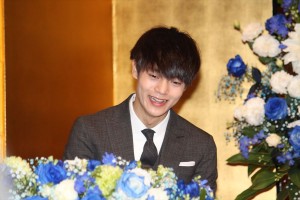 2020年度前期連続テレビ小説『エール』制作発表会見に登場した窪田正孝