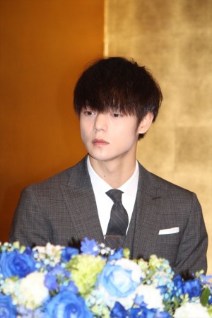 2020年度前期連続テレビ小説『エール』制作発表会見に登場した窪田正孝