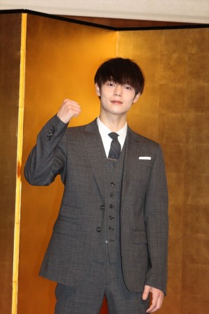 2020年度前期連続テレビ小説『エール』制作発表会見に登場した窪田正孝