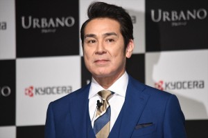京セラ・スマートフォン「URBANO V04」CMお披露目PR発表会に登場した宇梶剛士