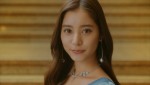 新木優子がエレガントなブルーのドレス姿披露（CMカットより）