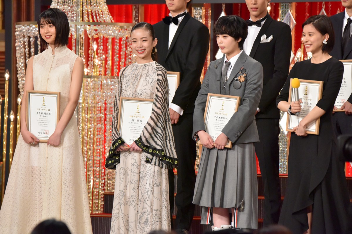 深田恭子、安藤サクラ、平手友梨奈ら豪華女優の華やか衣装を振り返り＜第42回日本アカデミー賞＞