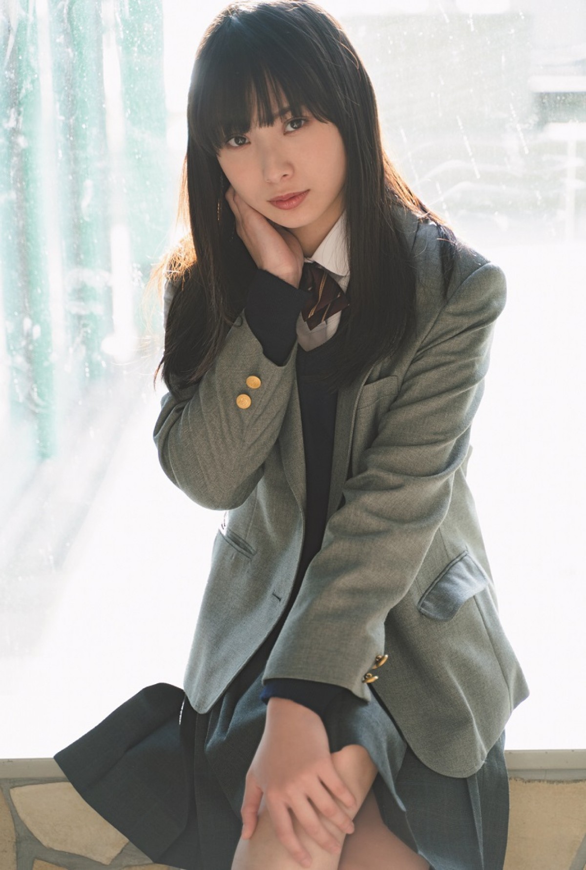 AKB48、乃木坂46…制服美少女に釘付け！ 「中学卒業」「高校卒業」同時発売