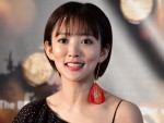 【写真】夏菜、肩だし＆美脚ショット披露に「エレガント」「脚長ーい」の声