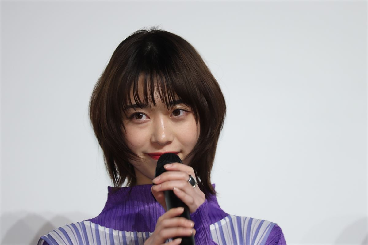 浜辺美波、乃木坂46・松村沙友理とのアイドル対決「顔面で踊りました」
