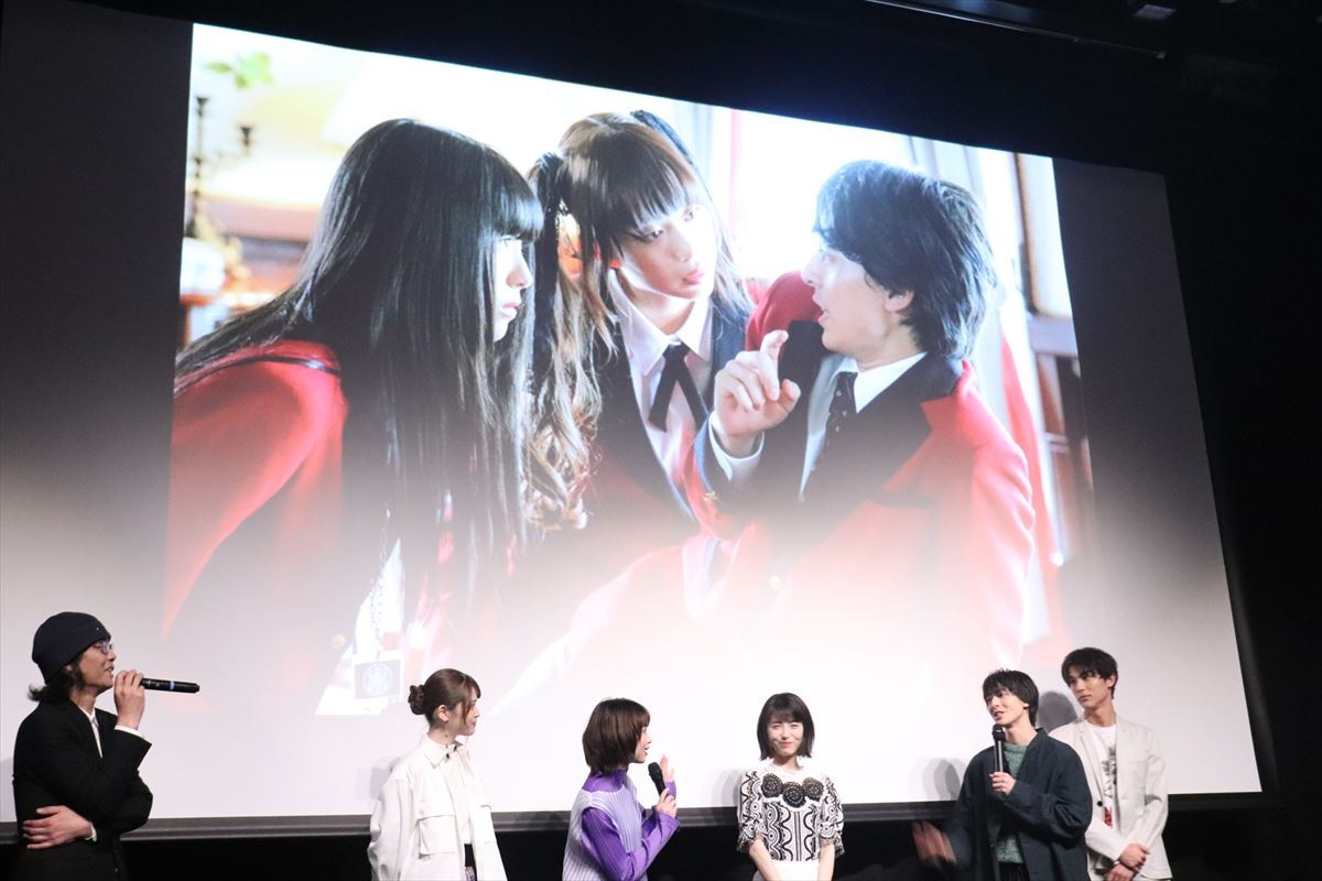 浜辺美波、乃木坂46・松村沙友理とのアイドル対決「顔面で踊りました」