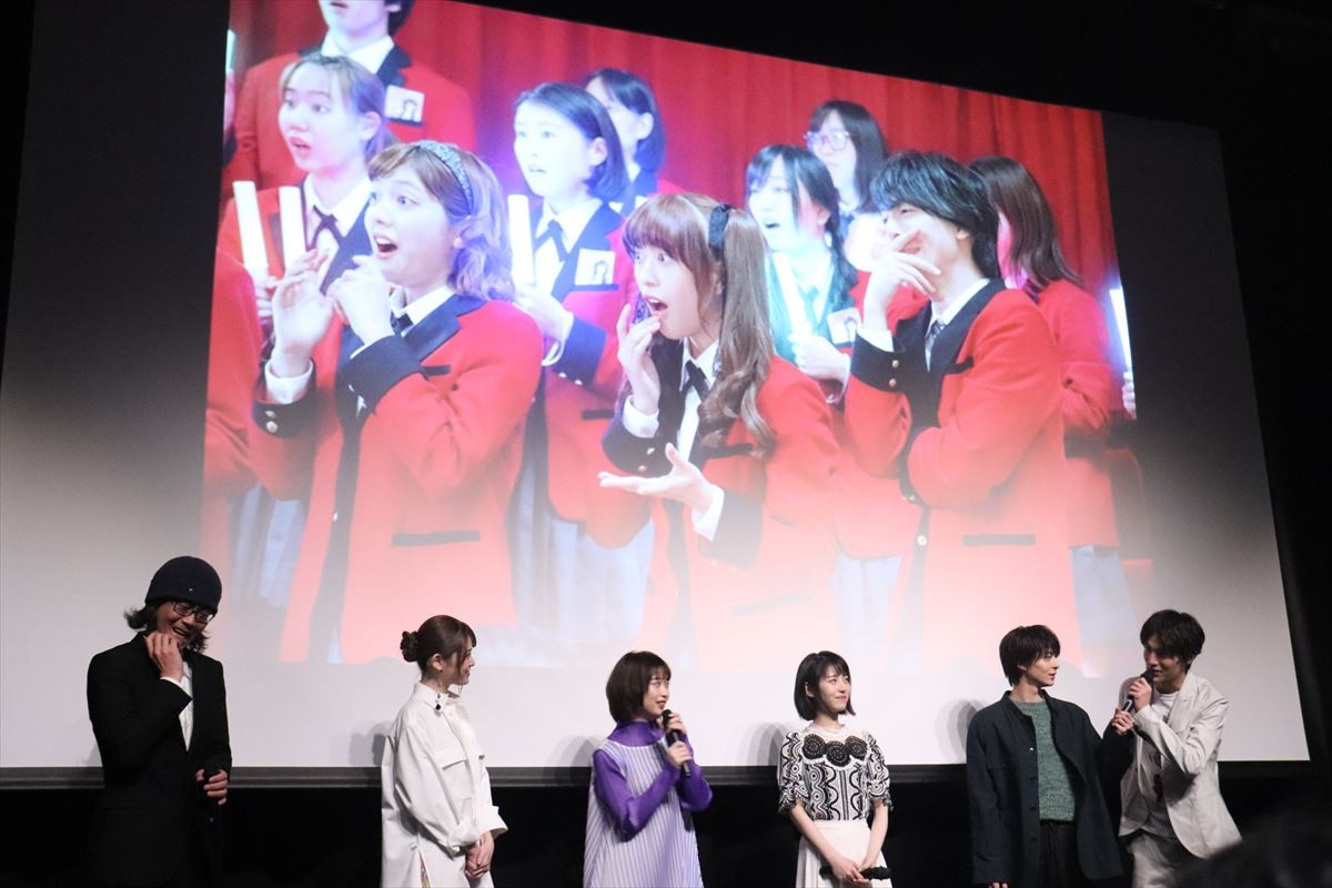 浜辺美波、乃木坂46・松村沙友理とのアイドル対決「顔面で踊りました」