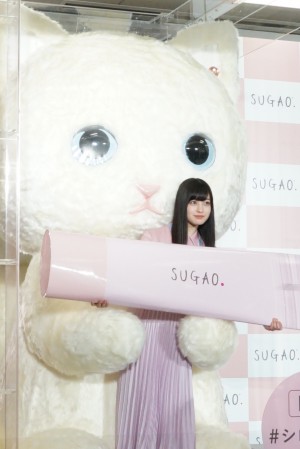 ロート製薬「SUGAO」新イメージキャラクター発表会に登場した橋本環奈