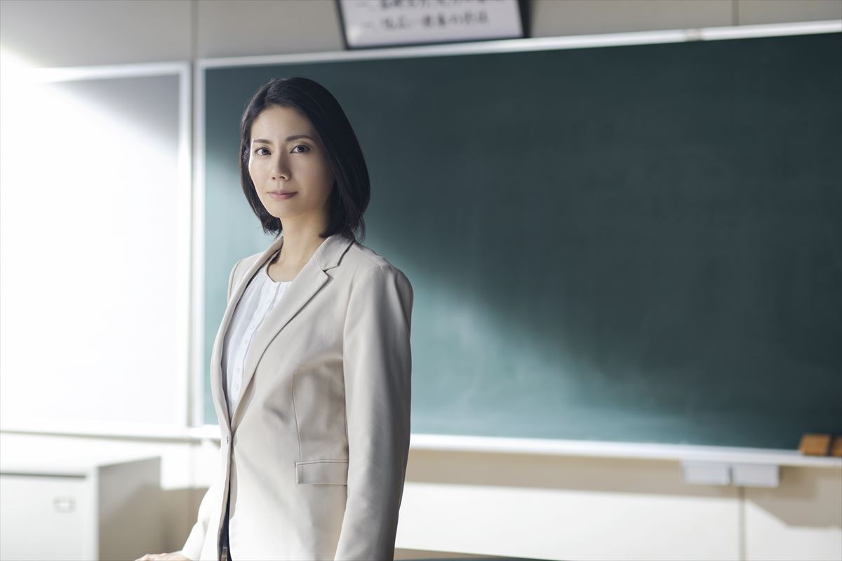 土曜ドラマ『俺のスカート、どこ行った?』に出演する松下奈緒
