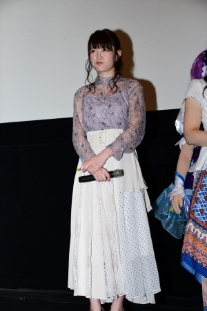 『映画プリキュアミラクルユニバース』完成披露イベントに登壇した小松未可子