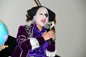 『映画プリキュアミラクルユニバース』完成披露イベントに登壇したゴー☆ジャス