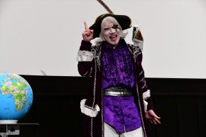 『映画プリキュアミラクルユニバース』完成披露イベントに登壇したゴー☆ジャス