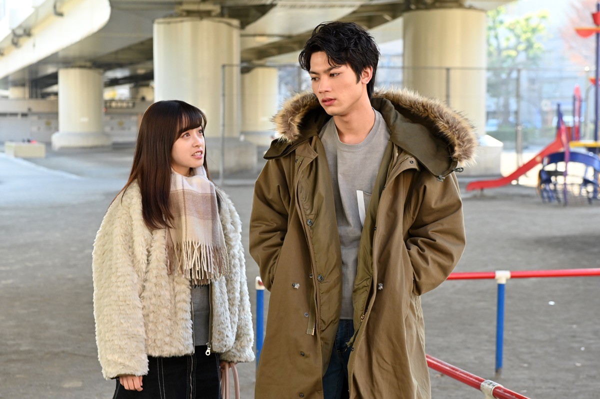 橋本環奈「やめて…！」 男に襲われ恐怖の表情 『1ページの恋』第4話