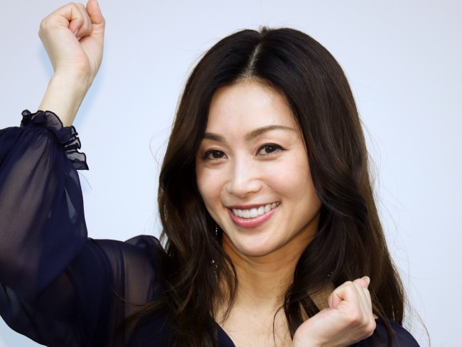 酒井法子、「碧いうさぎ」熱唱！ 地上波で11年ぶりの歌唱に「頭が真っ白になった」