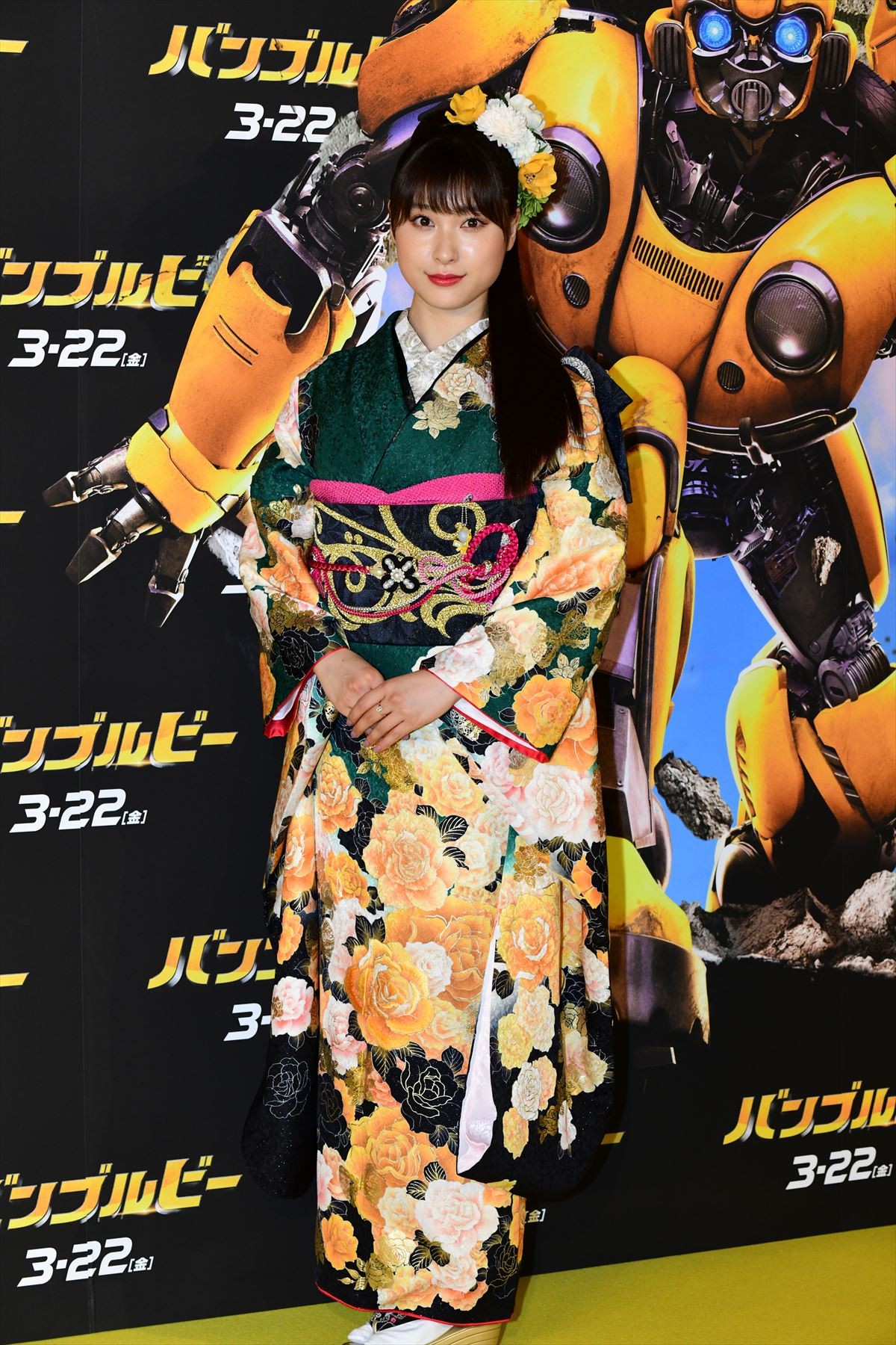 ヘイリー・スタインフェルド、黄色ドレスで観客魅了！ 土屋太鳳＆志尊淳とも対面