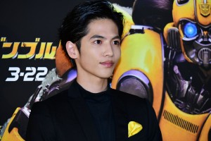 『バンブルビー』ジャパンプレミアに登場した志尊淳