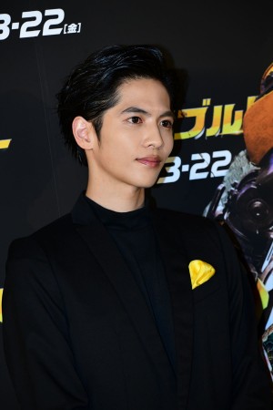 『バンブルビー』ジャパンプレミアに登場した志尊淳