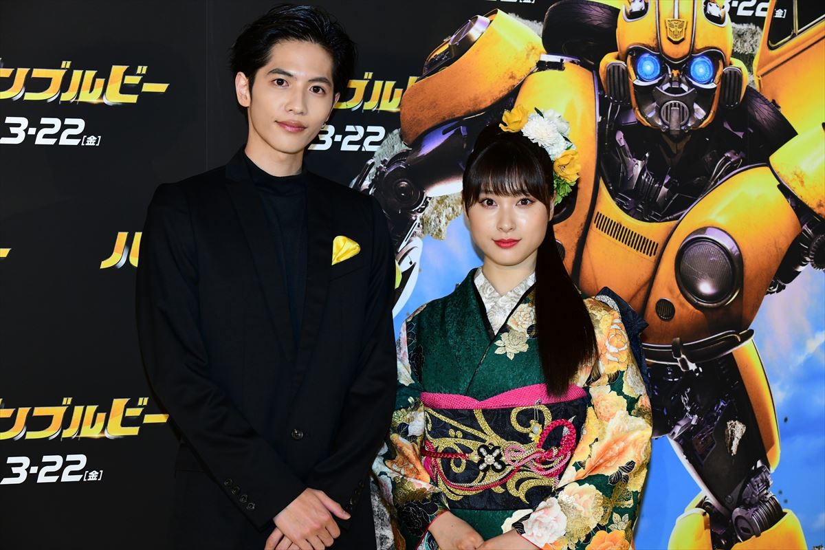 ヘイリー・スタインフェルド、黄色ドレスで観客魅了！ 土屋太鳳＆志尊淳とも対面