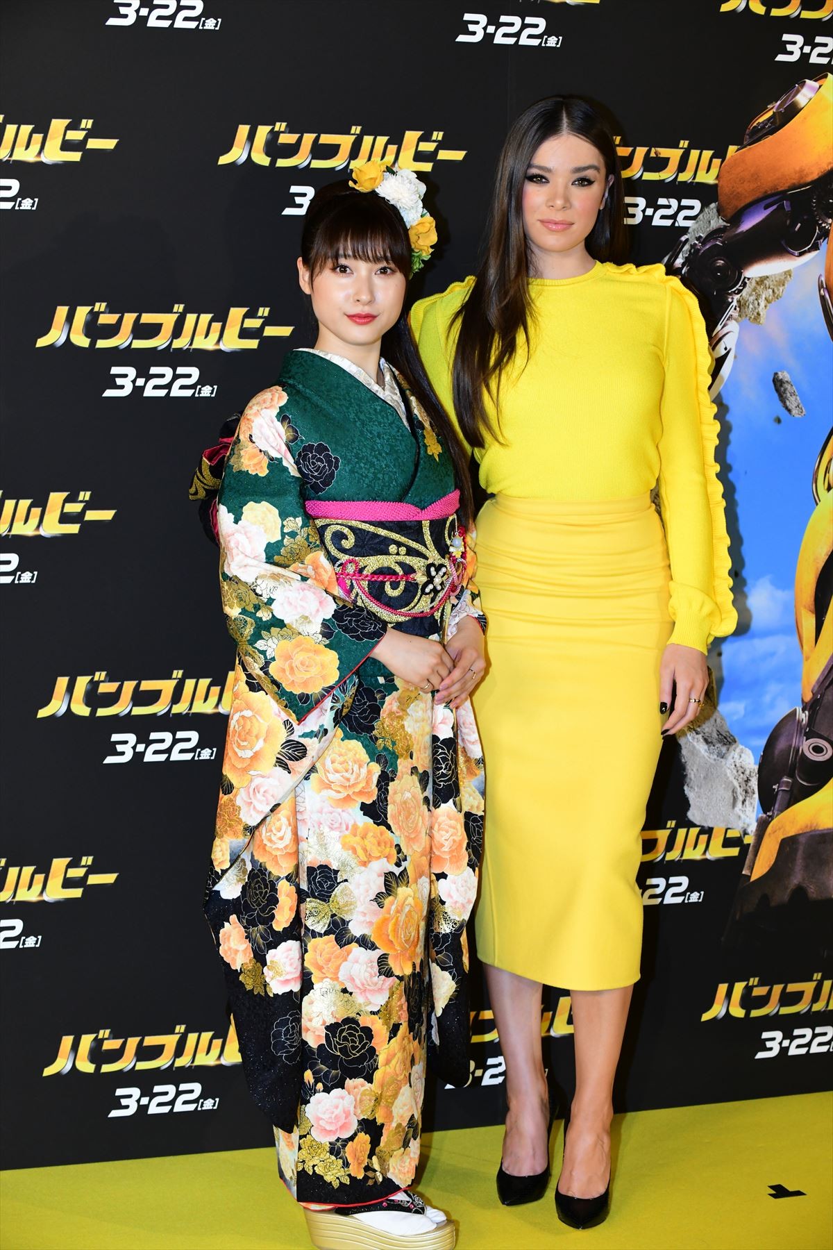 ヘイリー・スタインフェルド、黄色ドレスで観客魅了！ 土屋太鳳＆志尊淳とも対面