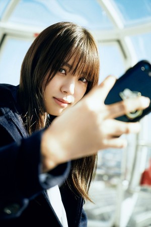 小林由依1st写真集『感情の構図』公開カット